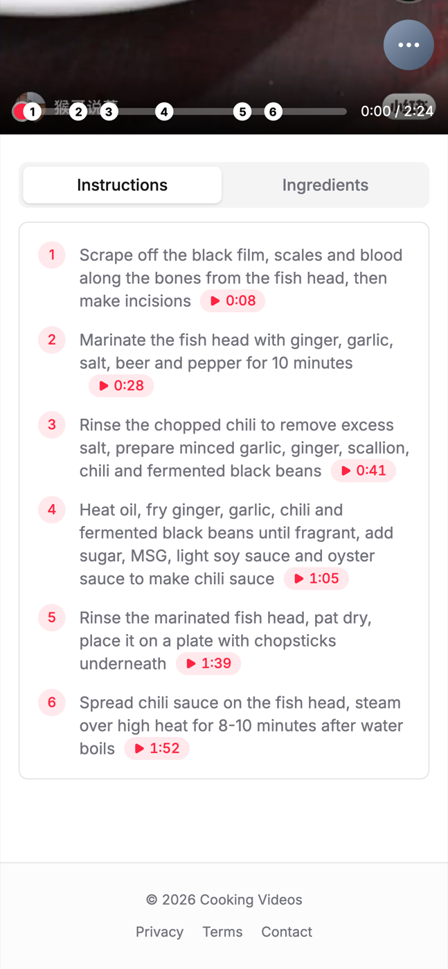 The same recipe's instructions tab: six English steps, each with a play button jumping to that moment in the video